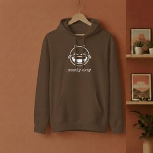 Stylischer Casual Hoodie am Chiemsee. Kollektion Casual Modell Mostly Okay
